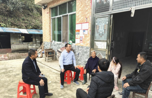 暖日訪村傳溫情 實(shí)干幫扶暖民心